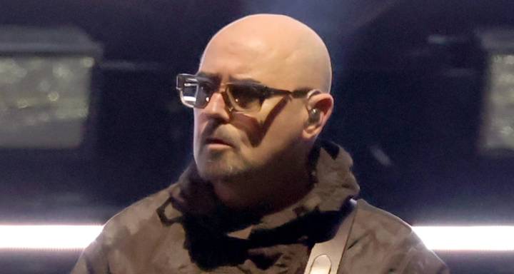 Oasis Guitarist Paul Arthurs Announces Planned Break from Reunion Tour for Prostate Cancer Treatment | Newsies, Oasis 