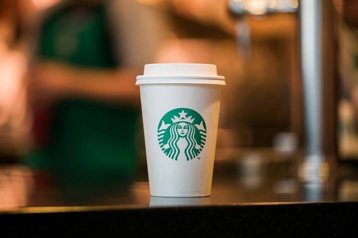 Starbucks Returns to Sales Growth After 18 Months, But Margins Squeezed by Coffee Costs