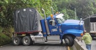 Vía que conduce de Manizales a Pereira y Medellín está cerrada por accidente de una tractomula