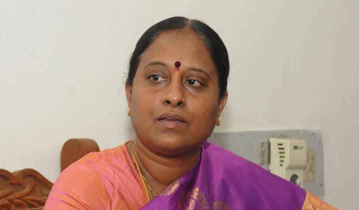 Konda Surekha stands by Sumanth as political storm continues to shake Congress in Telangana
