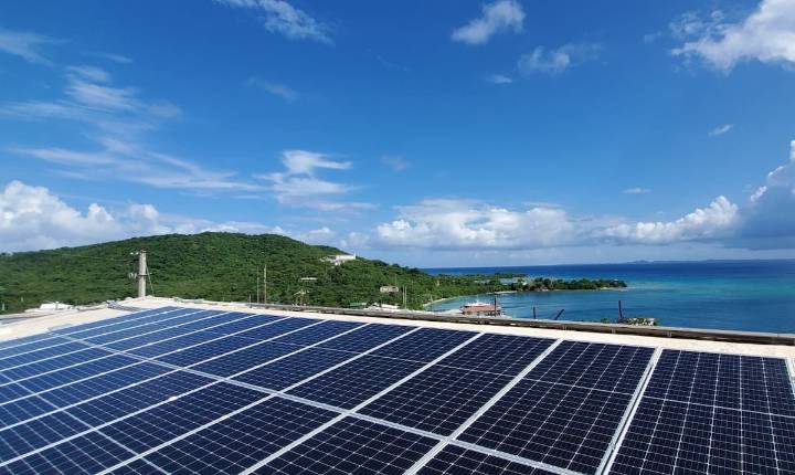 Tribunal Federal de San Juan ordena a FEMA evaluar alternativas de energía renovable para la reconstrucción de la red