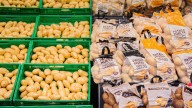Ni China ni Marruecos: éste es el verdadero origen de las patatas que compramos en Mercadona