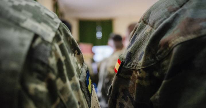 El Corte Inglés se hace por 24,2 millones con el vestuario de los alumnos del Ejército de Tierra