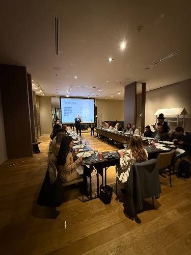 El 95% de los profesionales colombianos conoce la IA pero menos de 1 de cada 10 ha recibido formación de su empresa  