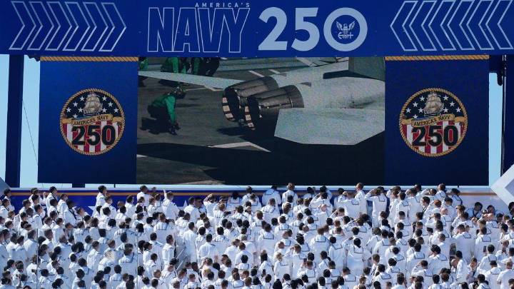 White House urged 'firing live bombs' at Navy event