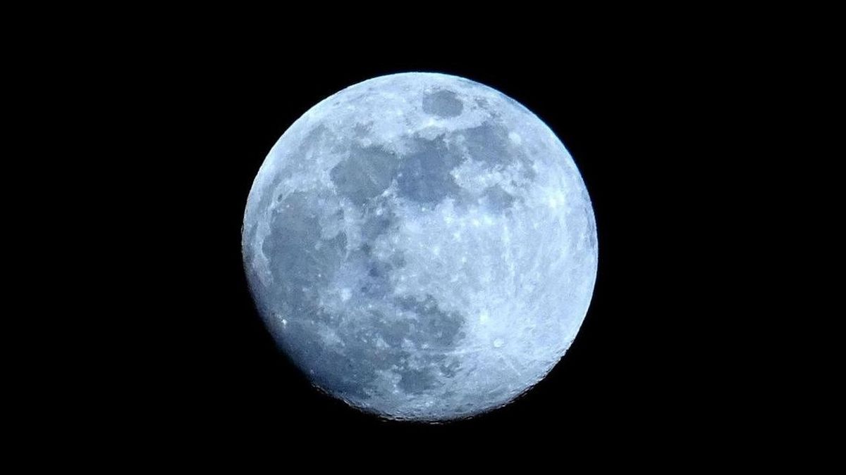 La primera superluna del año se verá en la noche de este lunes