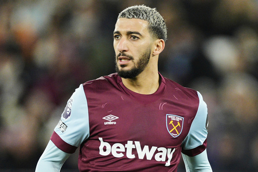Exjugador del West Ham Said Benrahma multado tras ataque de sus perros