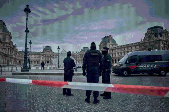 Robo exprés en el Louvre: joyas de “valor incalculable” desaparecen en siete minutos