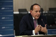 Ashton prende ventilador en JEP: Señala a políticos como Efraín Cepeda y Benedetti con paramilitares