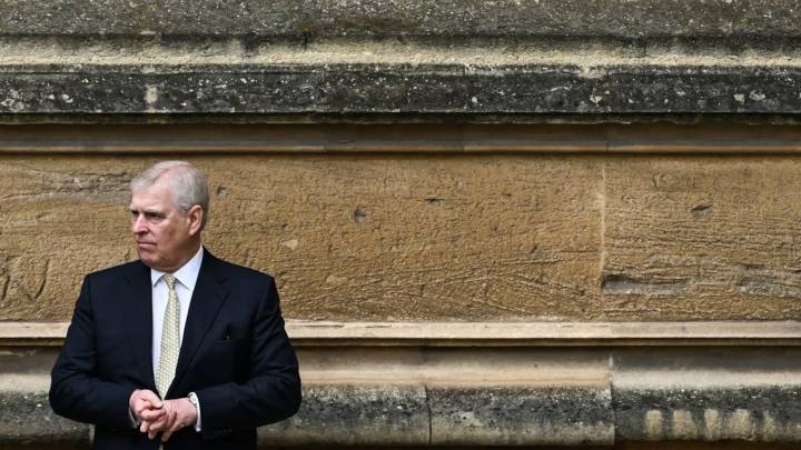 Carlos III despoja al príncipe Andrés tras nuevas revelaciones del caso Epstein