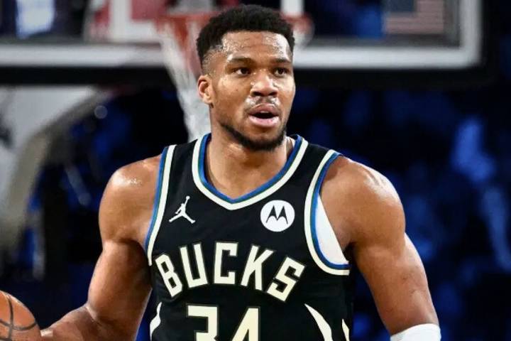 Giannis Antetokounmpo Puts 2 Knicks Stars in Jeopardy as Shams Charania Confirms Trade Talks