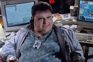 Si pausas Jurassic Park a los 43 minutos con 52 segundos y miras este monitor, verás una referencia oculta a Steven Spielberg