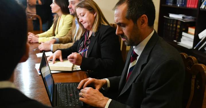 ¿Inexperiencia de Grau o aprovechamiento electoral?: Los cuestionamientos detrás del rechazo a la Ley de Presupuesto 2026