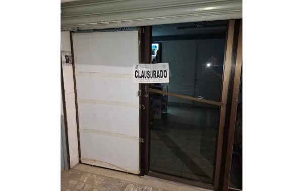 Clausuran dos expendios y un salón de eventos por irregularidades