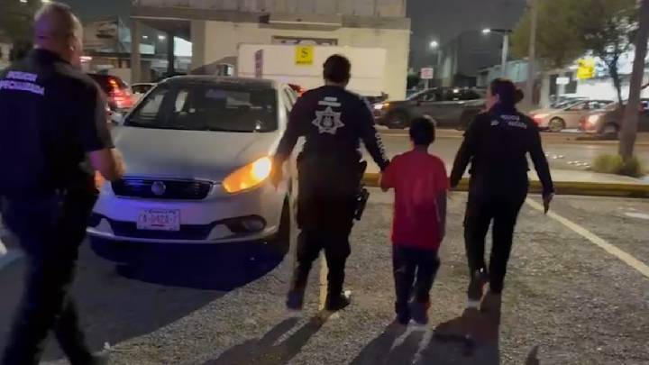 Niño se pierde en Zona Centro de Saltillo y Pronnif lo asegura ya que familiares no lo reclamaron