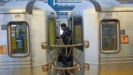 Encuentran muertas a dos niñas en el metro de Nueva York cuando querían hacer un peligroso reto de TikTok