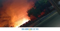 Alarma por un incendio de grandes dimensiones cerca de Casa de Gobierno