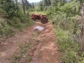 Agricultora murió arrollada tras caer de un tractor en San Antonio