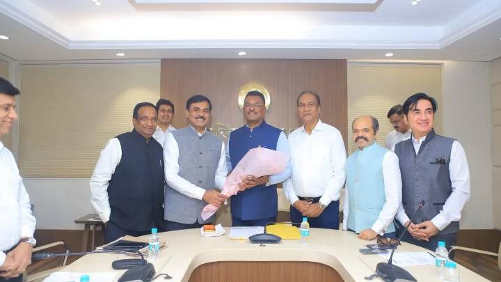 Government to cancel trade certificates of dealers aiding illegal vehicle sales