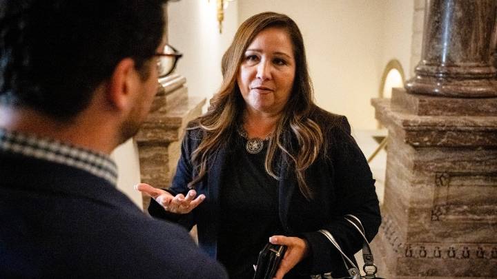 Democrats ramp up pressure on Mike Johnson to seat Rep.