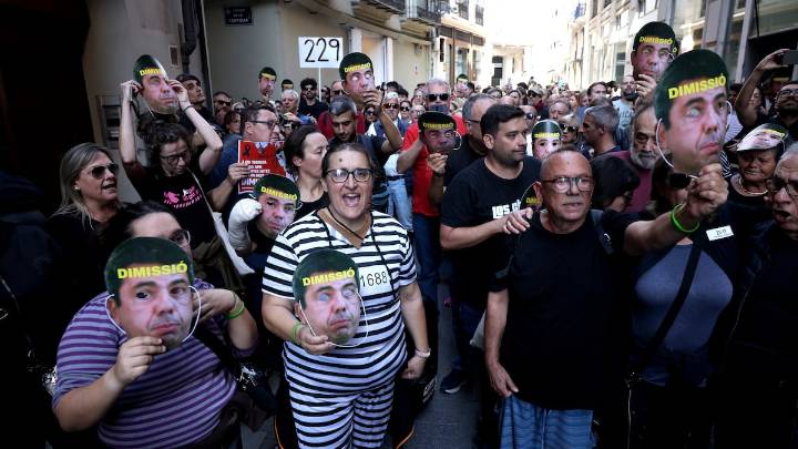 Valencia, un año después de la dana: marcha a El Ventorro contra Mazón, minutos de silencios y toques de campana