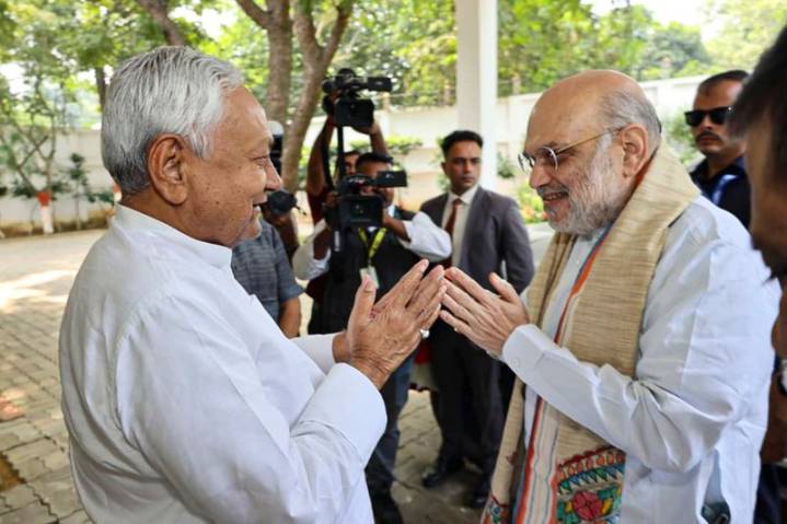 BIHAR BATTLE: Shah meets Nitish, slams RJD for fielding Shahabuddin’s son