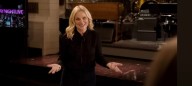 Amy Poehler Pretends To Recognize 'SNL' Newcomers In Latest Promo