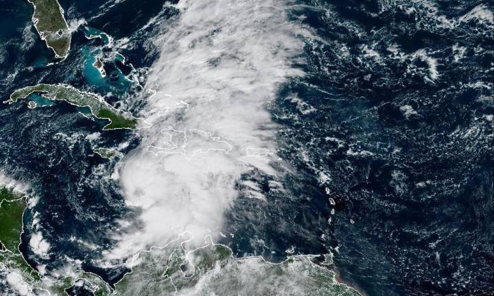 El tercio oriental de Cuba se prepara para el posible impacto del huracán Melissa