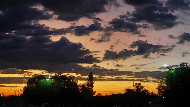 El SMN emitió alertas por tormentas en el norte del país: Cómo estará el domingo Día de la Madre