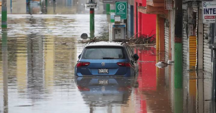 Sube a 64 el número de muertos por las inundaciones en Veracruz, Hidalgo, Querétaro y Puebla