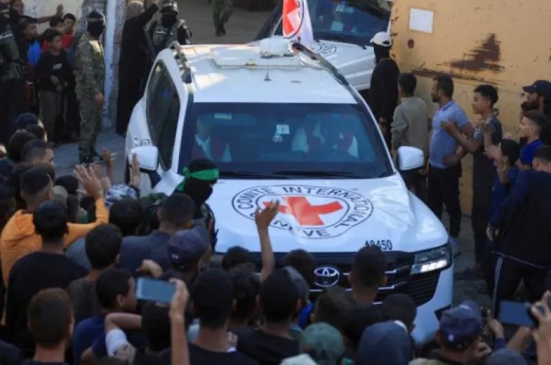 Hamas incumple y solo entrega 4 de 28 cuerpos de rehenes, denuncia Israel