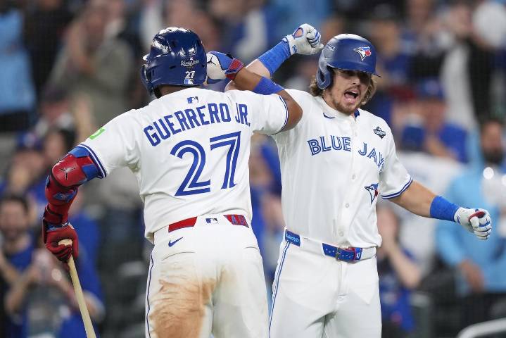 Grand Opening: Barger hits grand slam as Jays beat Dodgers 11