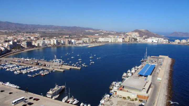 Investigan la muerte de un anciano en el puerto de Águilas
