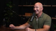 Jeff Bezos pidió a sus padres sus ahorros para fundar Amazon, y ellos le preguntaron: "¿Qué es Internet?"