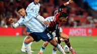Racing no lo pudo aguantar y cayó sobre el final ante Flamengo en Brasil
