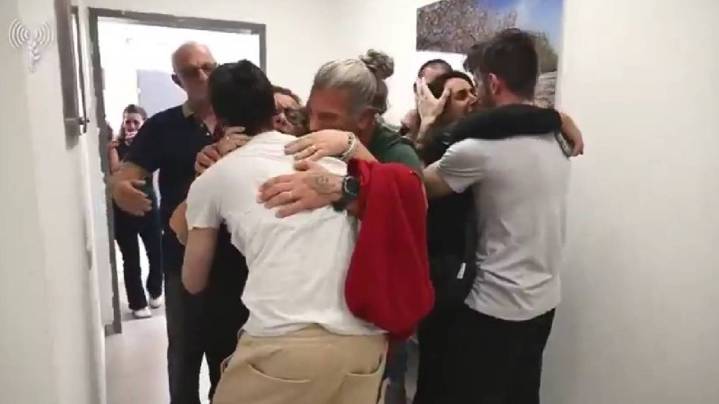 Así fueron los emocionantes encuentros con sus familias de los tres argentinos liberados por Hamas