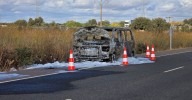 Arde una furgoneta en la N-620, a la altura de Barbadillo