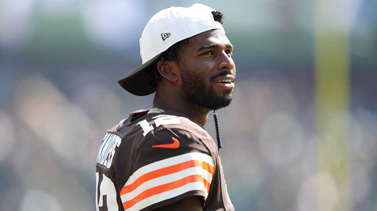 Watch Shilo Sanders dress up as Shedeur to prank fans at Browns