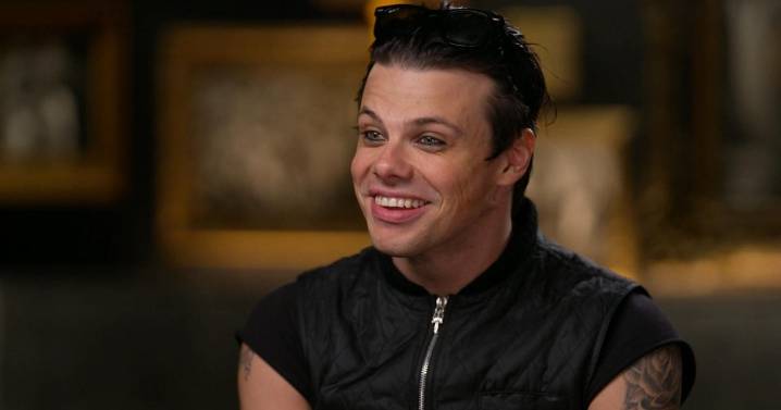 Yungblud on his rise to fame and working with his music inspirations: "I really got to thank my hero"