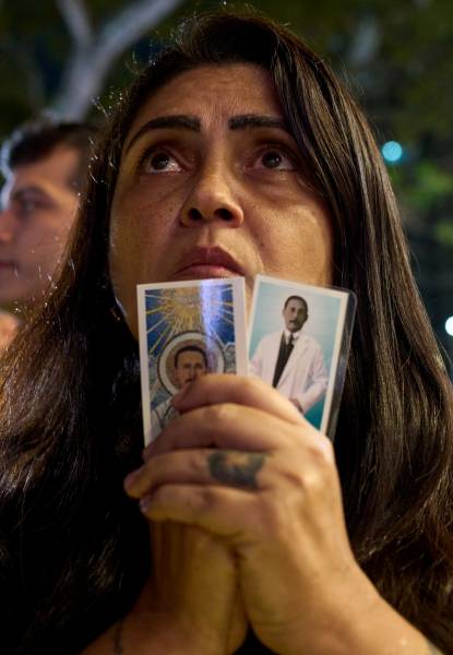 La canonización de José Gregorio alivia a Venezuela