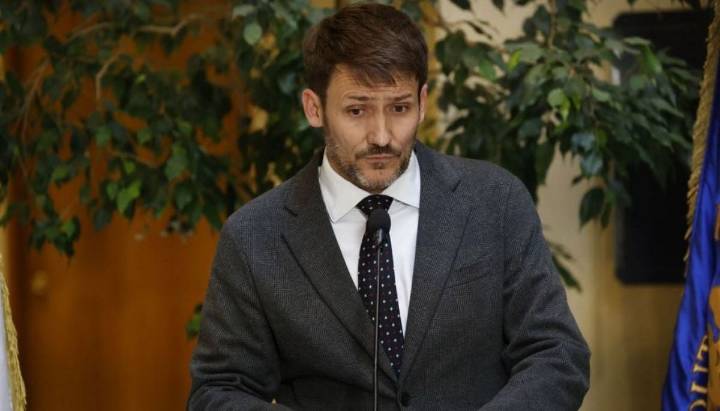 Oposición ingresa acusación constitucional contra exministro Diego Pardow: "Ocultó información y nada hizo”
