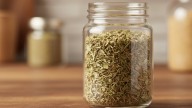 Dónde hay que poner un frasco con orégano para atraer la buena suerte, según el Feng Shui