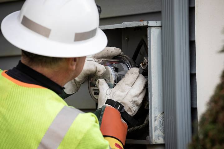 Electricity prices have risen by 10% in Mass. These pols want Trump to take action