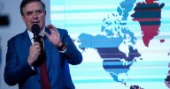 Ebrard prepara con empresarios y sindicatos la posición de México para revisar el T