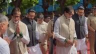 Amitabh Bachchan and Abhishek arrive for the last rites of Piyush Pandey; his sweet gesture wins the Internet