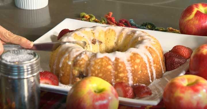 Simply Delicious Recipe: Apple Streusel Coffee Cake
