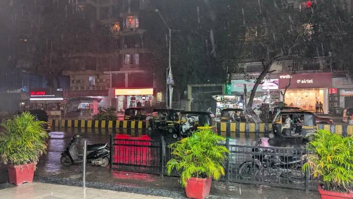 Rains lash parts of Mumbai and adjoining areas