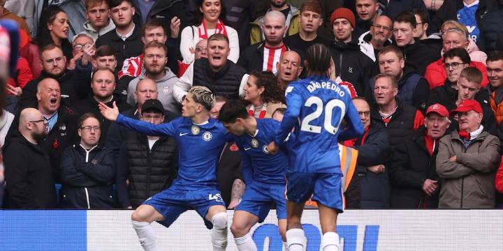Bicicleta y definición de caño: así fue el primer gol de Alejandro Garnacho en Chelsea a los 3 minutos de partido
