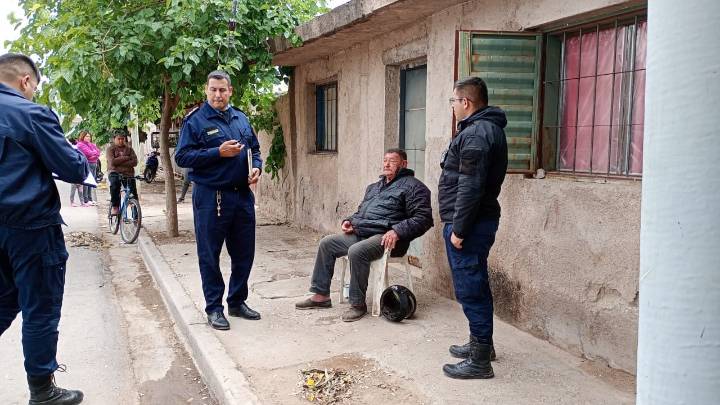Vendedor de quiniela denunció que mujer se acercó pidiendo ayuda para sus hijas y le robó dinero: "A la policía le decía que yo le debía servicios sexuales"