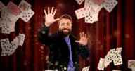 Un mago catalán se niega a actuar en español ante una familia que compró todas las entradas de su show